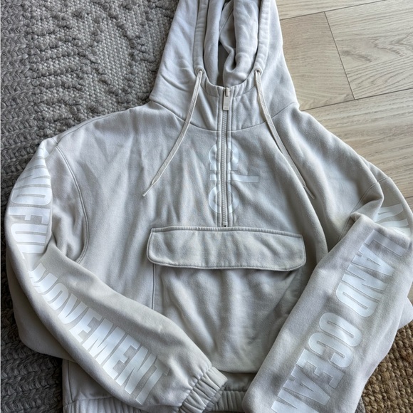 Alo Solar Graphic Hoodie - Bone - Picture 3 of 4